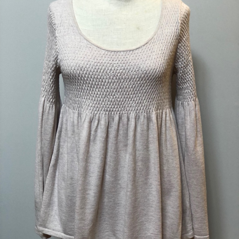𝅺KNITTED and Knotted cream crinkle‎ cut sweater size medium petite